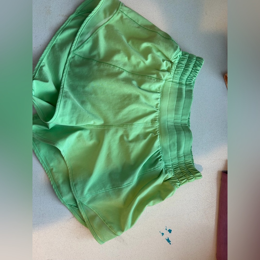 Women’s Lululemon hotty hot shorts size 2